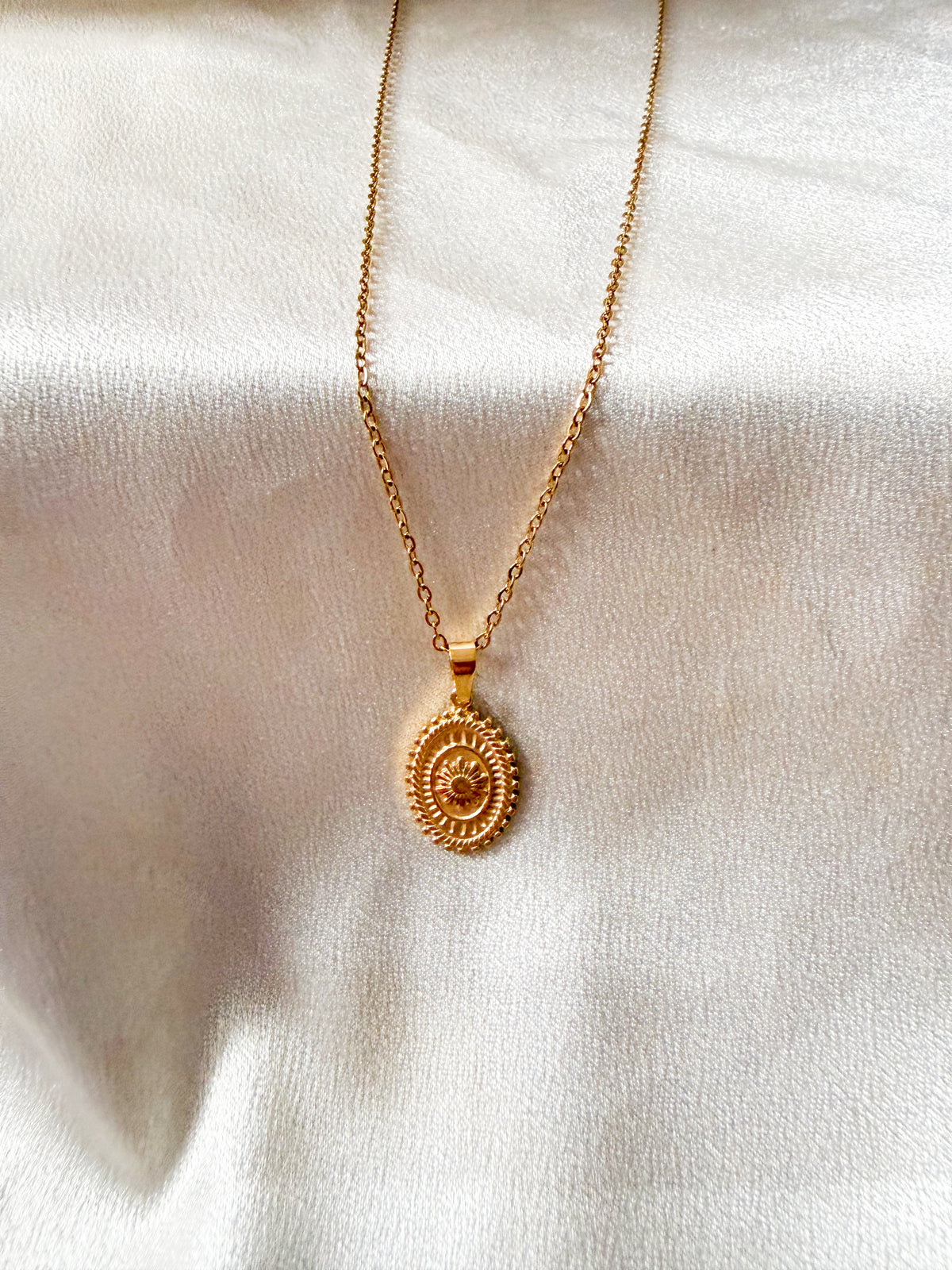 Sun pendant necklace