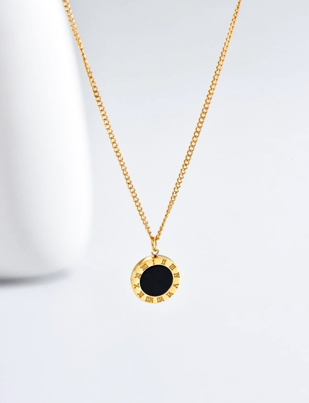 Roman necklace