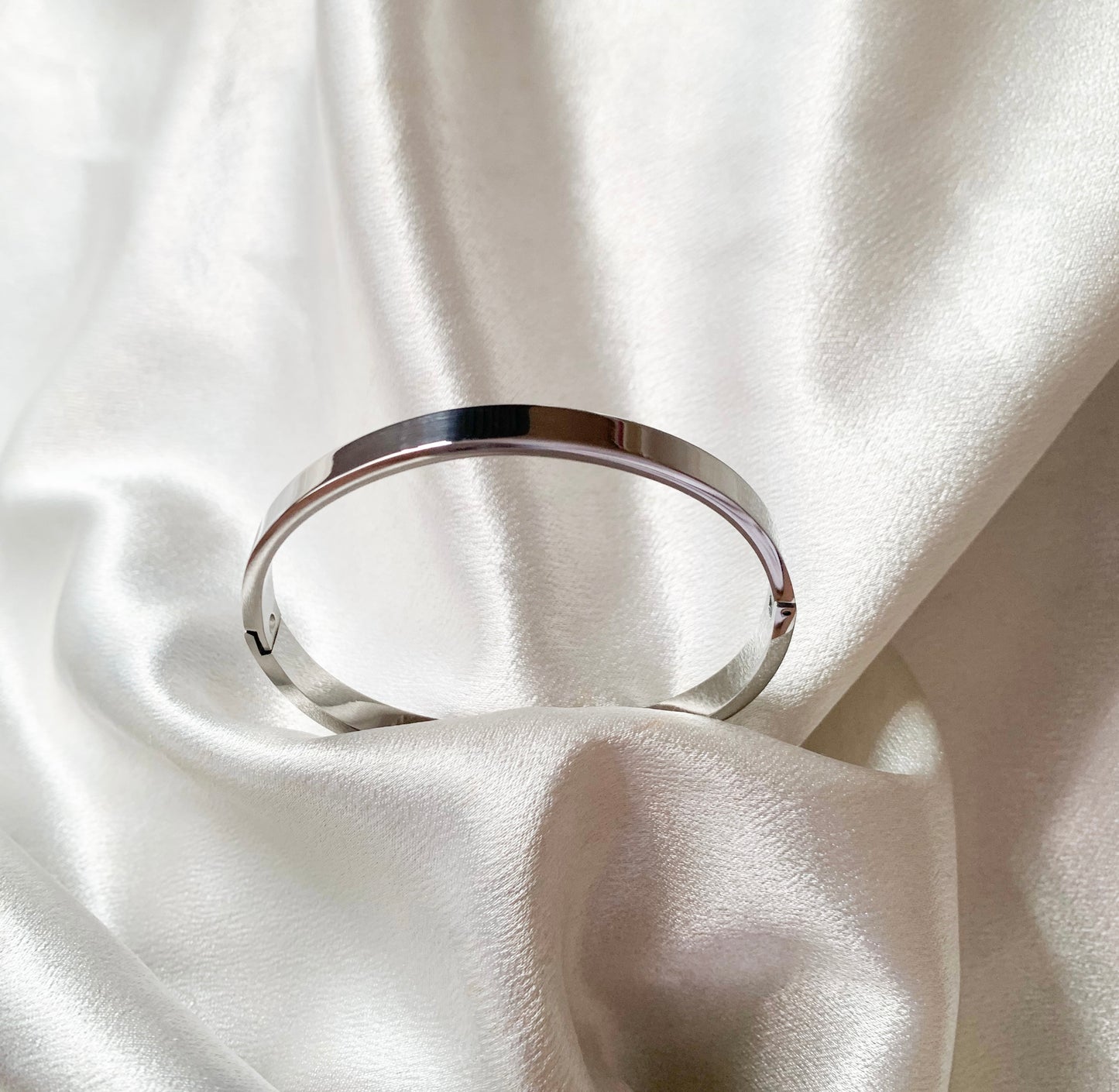 Silver bangle