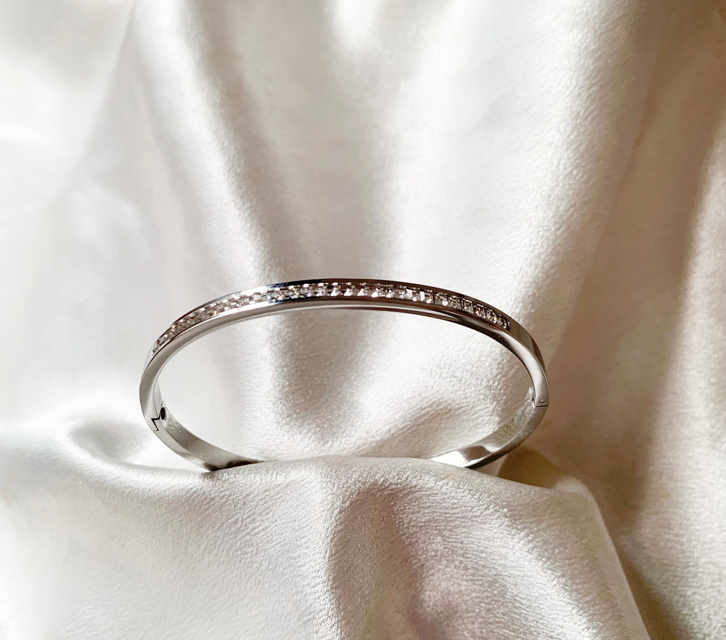 Inari silver bangle