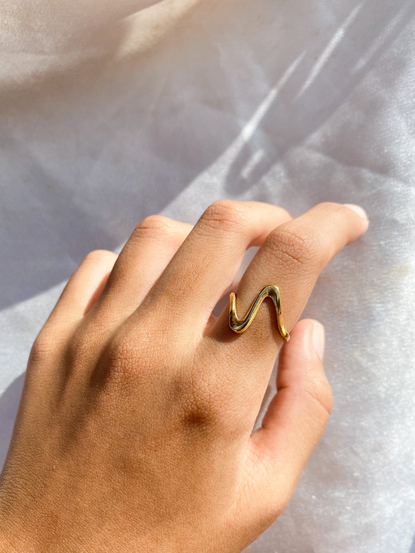 Gold wave ring