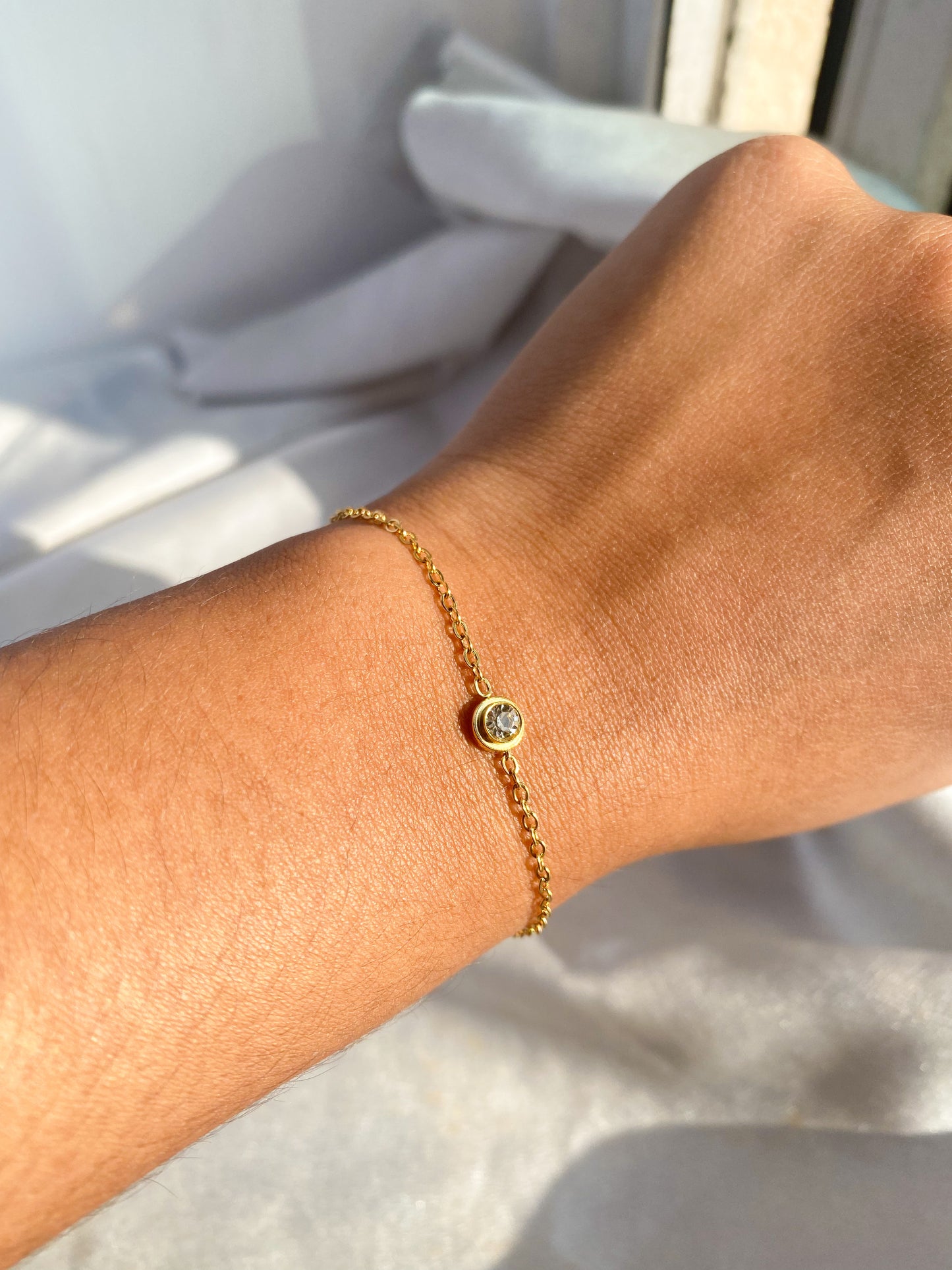 Minimal stone bracelet