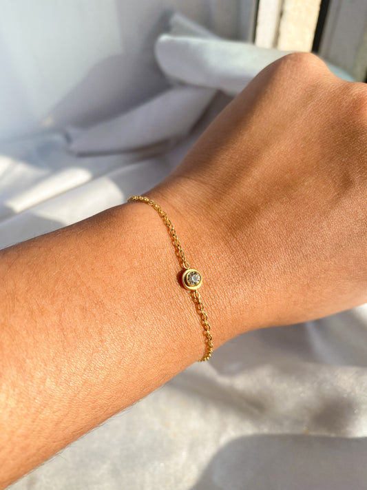 Minimal stone bracelet