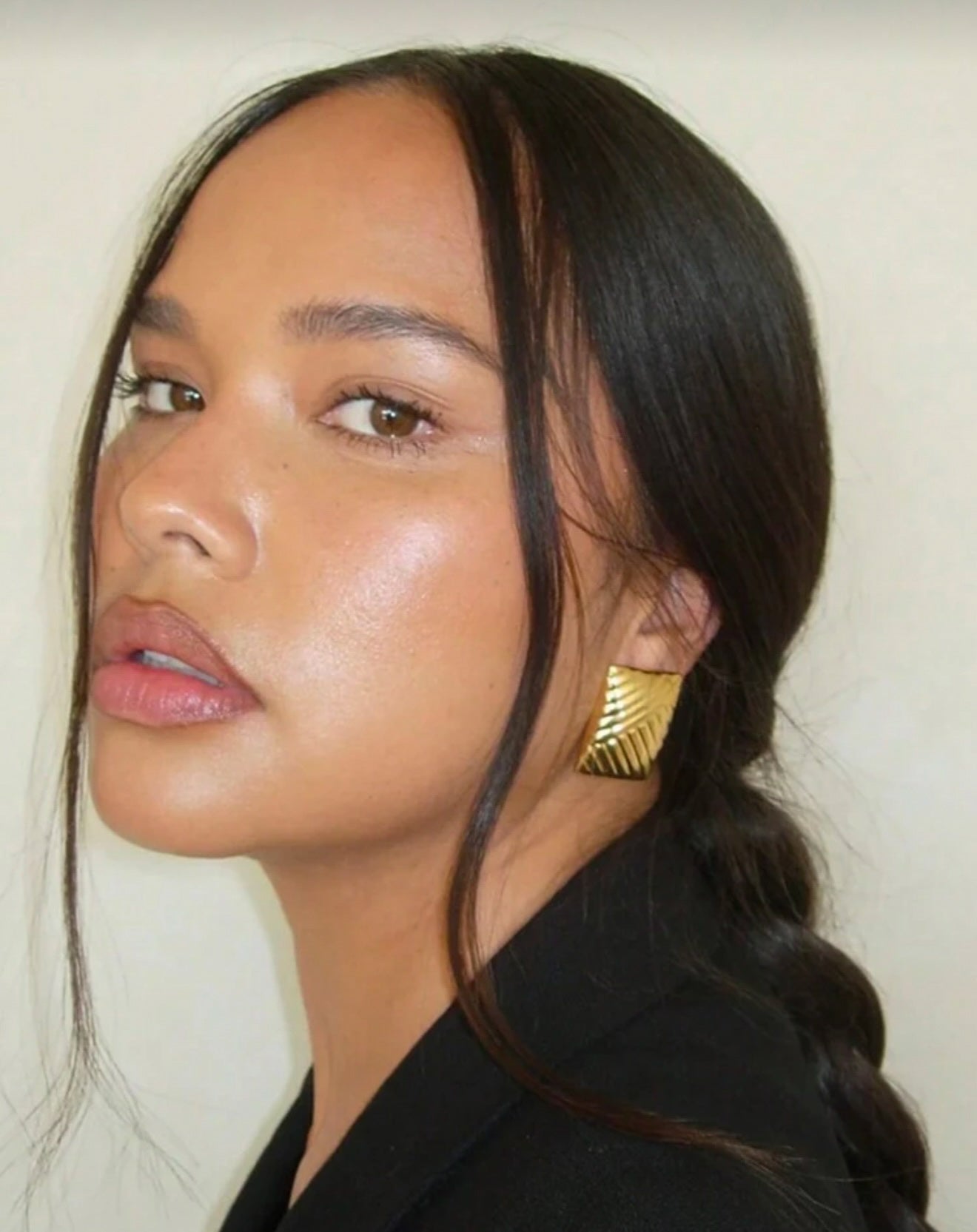 Alexis statement studs