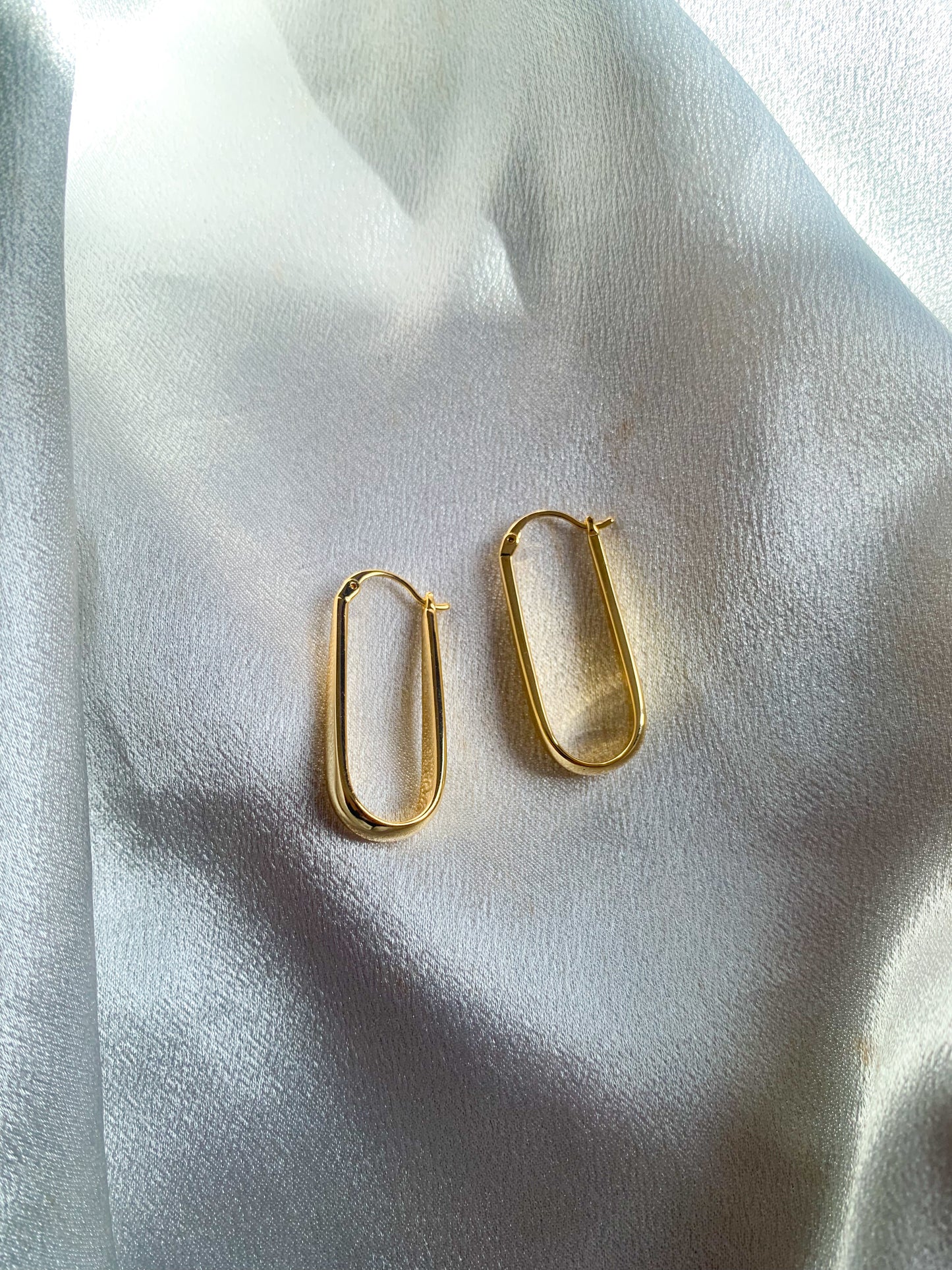 Elsa gold hoops