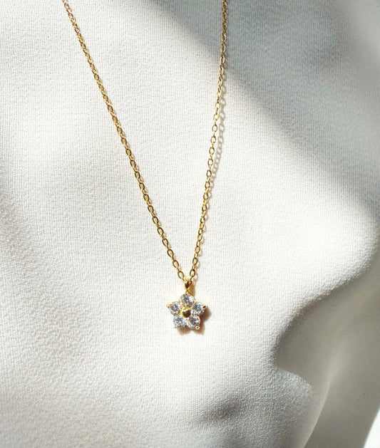 White zircon flower necklace