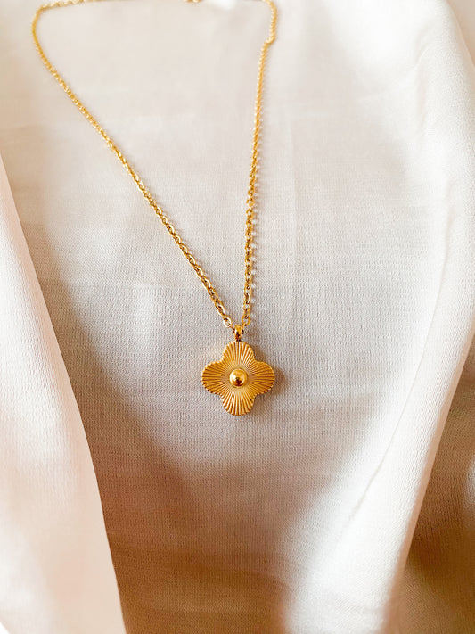 Clover necklace