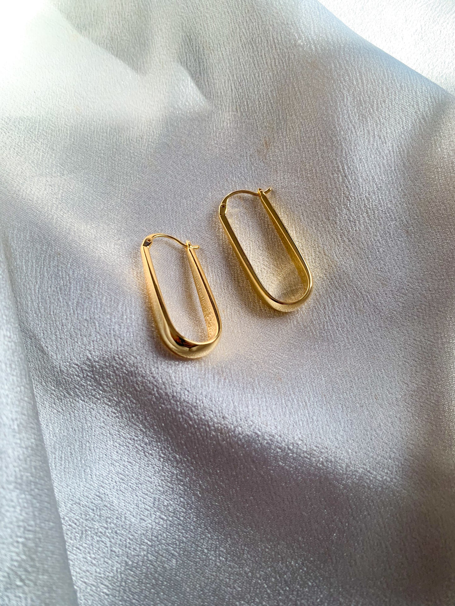 Elsa gold hoops