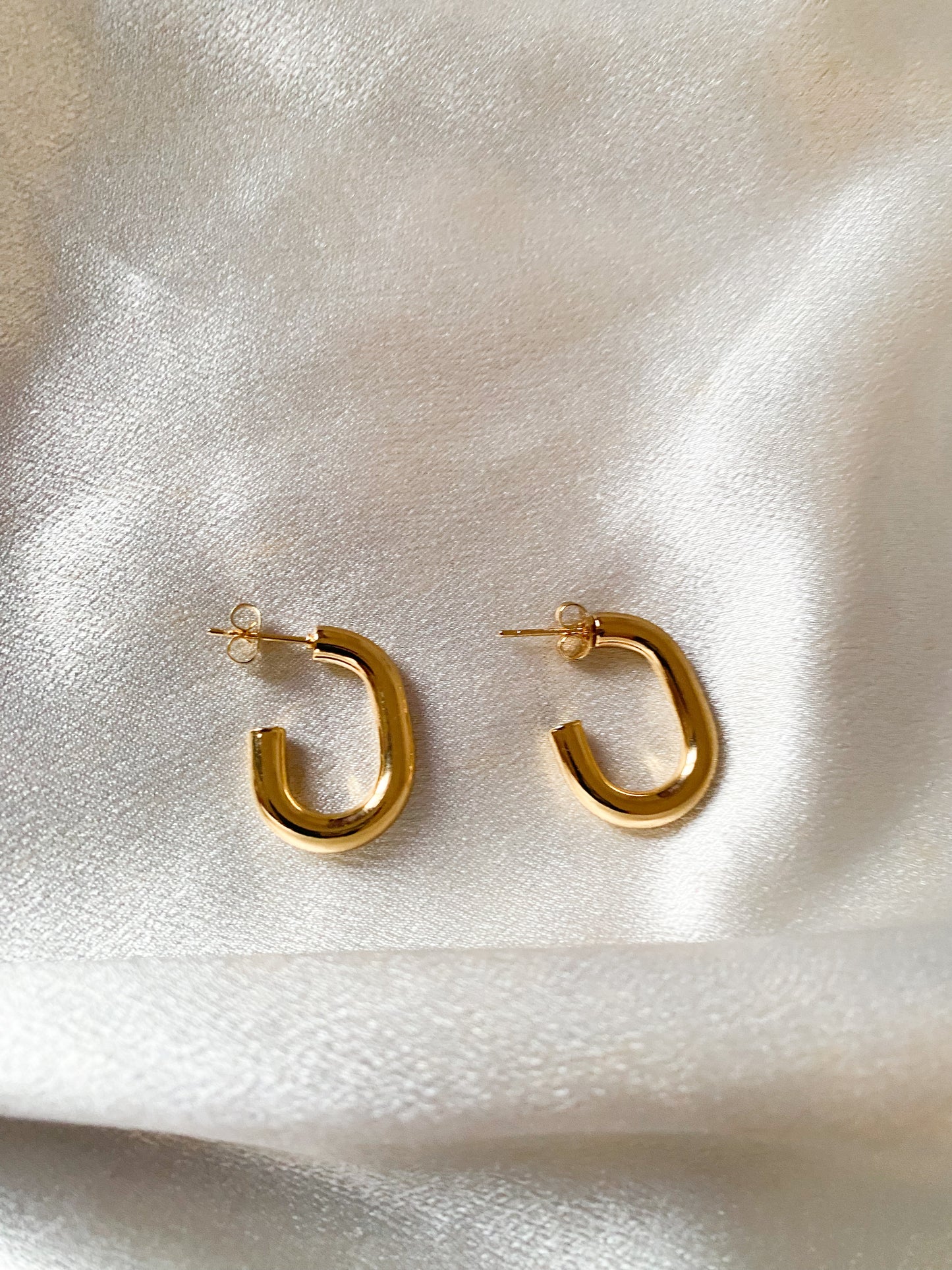 Ellie gold hoops