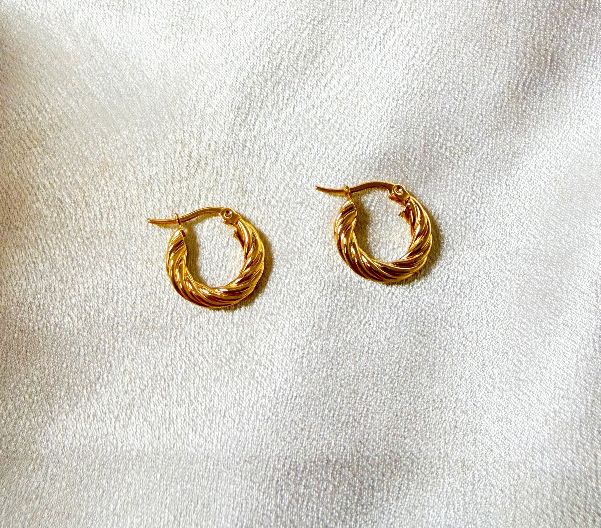 Twisted mini hoops