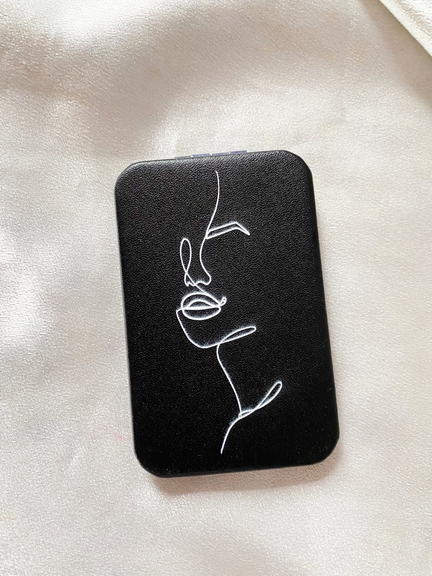 It girl travel mirror