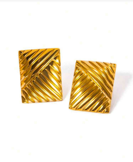 Alexis statement studs