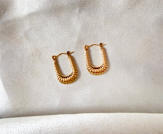 Elise hoops
