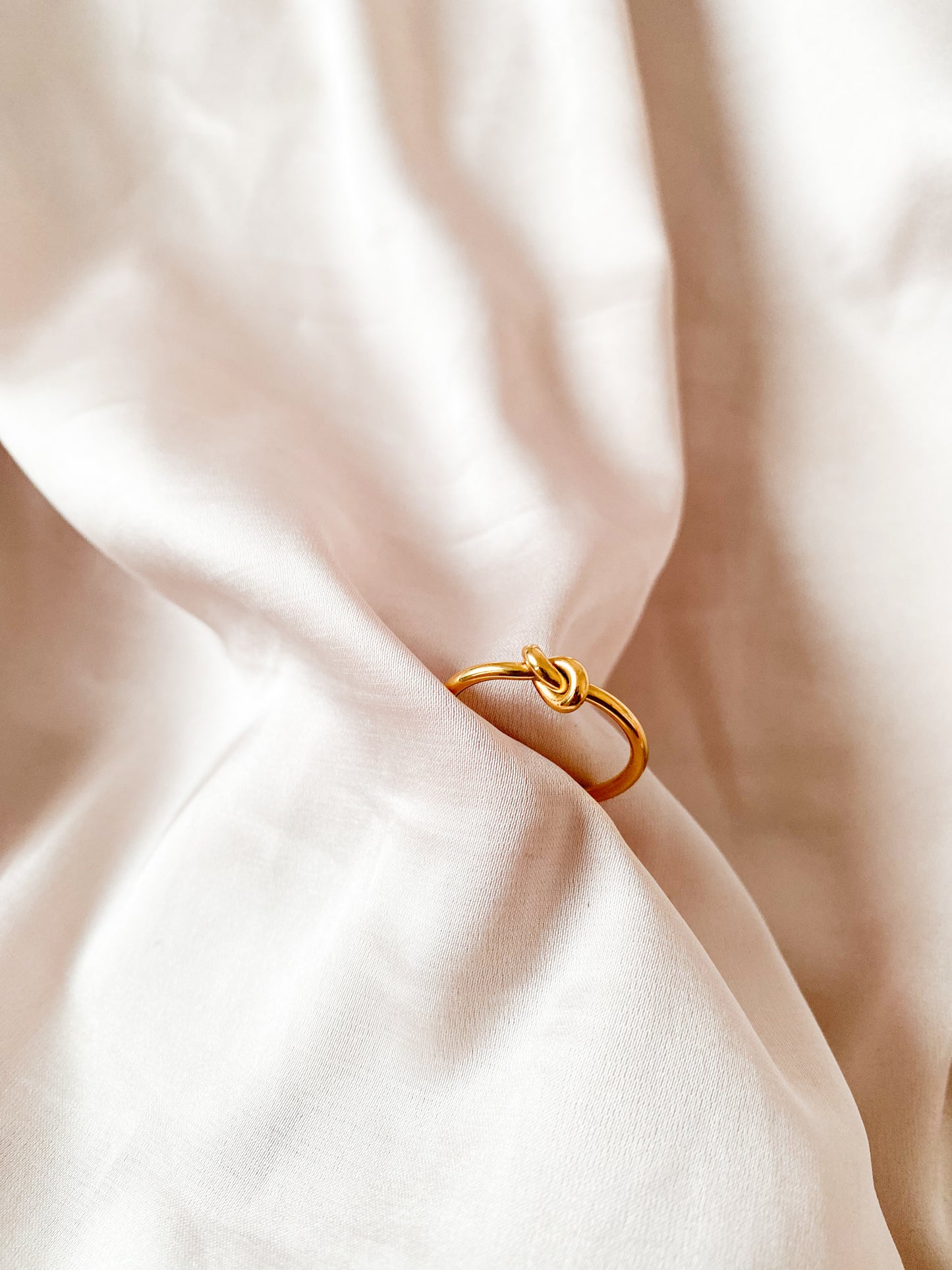 Love knot ring